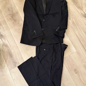 Calvin Klein Elegant Black Suit
